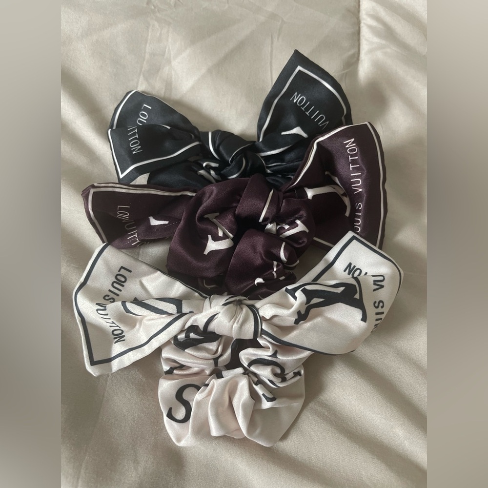 Fashion scrunchies
